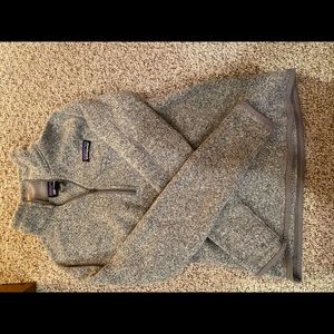 Gray Patagonia quarter zip size s
